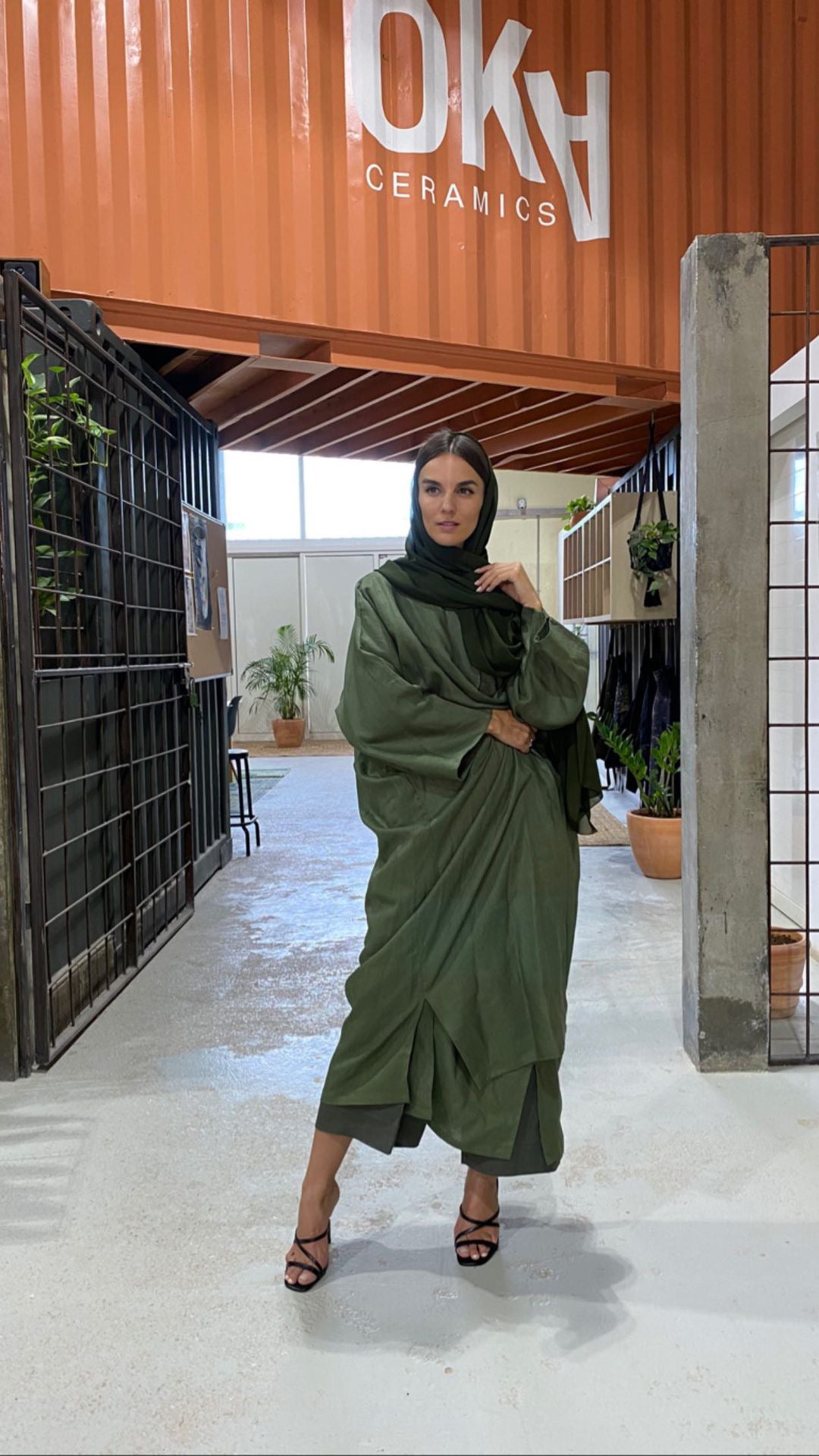 OVERSIZED OLIVE ABAYA